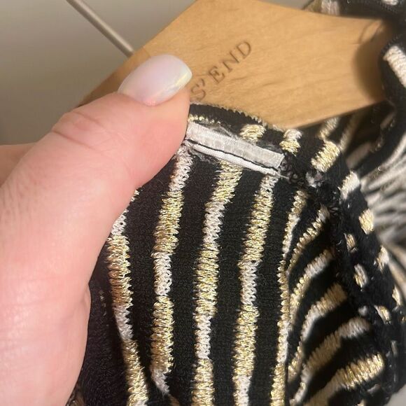 ✨ST. JOHN Knit Sz Small Sweater Vest Shell Sleeveless Striped Black White Gold✨ - Picture 5 of 7